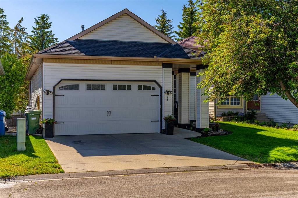 Third View of 44 Douglas Glen Place SE, Douglasdale/Glen, Calgary, Alberta, T2Z 2M9