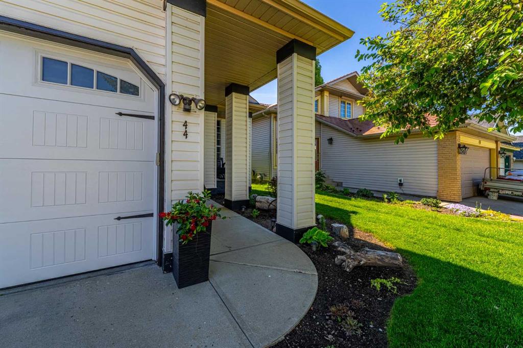 Fifth View of 44 Douglas Glen Place SE, Douglasdale/Glen, Calgary, Alberta, T2Z 2M9
