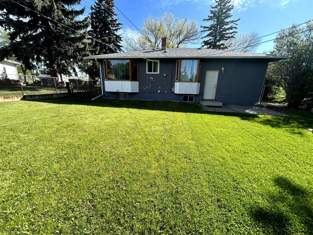 Fourth View of 639 Thornhill Drive NW, Thorncliffe, Calgary, Alberta, T2K2R9