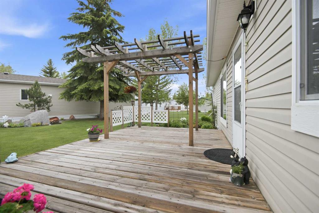 Third View of 4919 Doncaster Avenue , Davenport, Red Deer, Alberta, T4R 2Z8