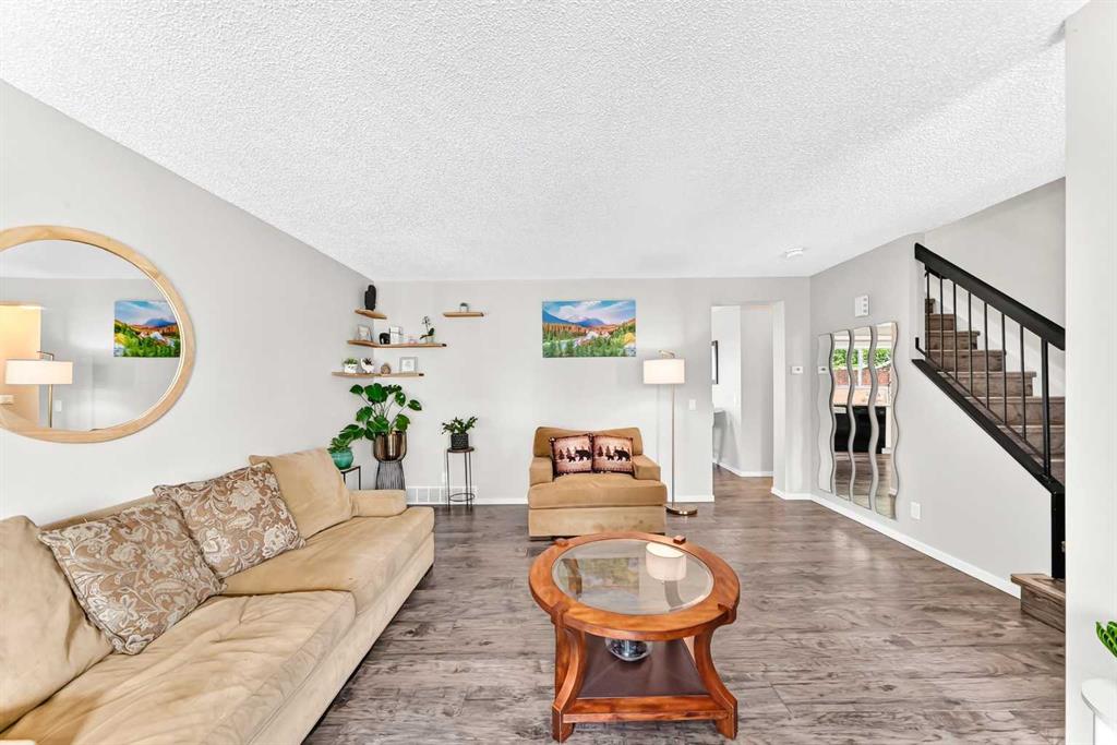 Fifth View of 77 Edgeford Way NW, Edgemont, Calgary, Alberta, T3A2S8