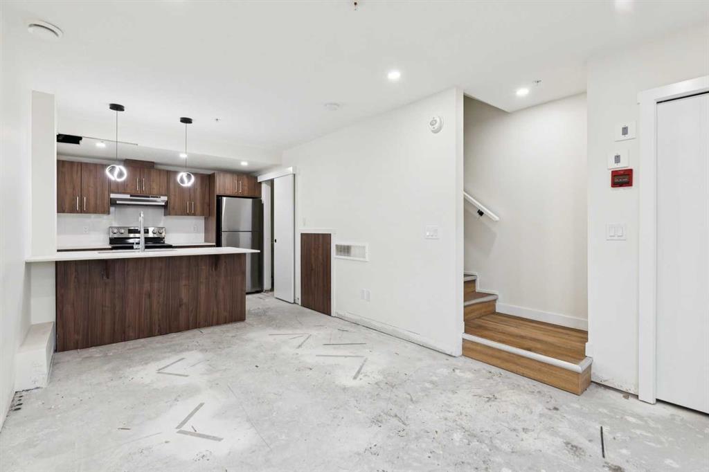 MLS® listing #112952588 for sale located at 305, 156 Park Street 