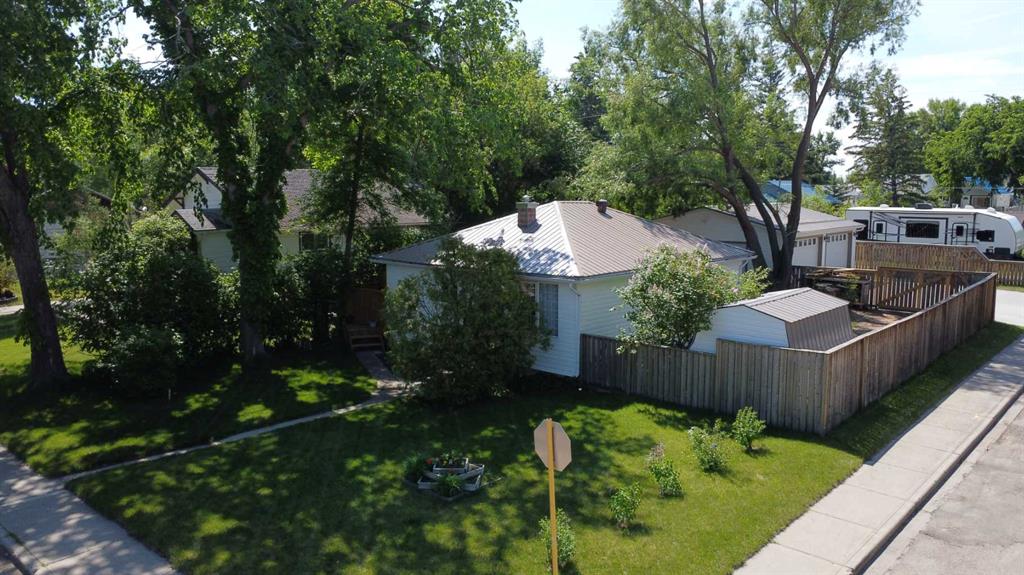 31 Spruce Avenue W, A2321157, Alberta,