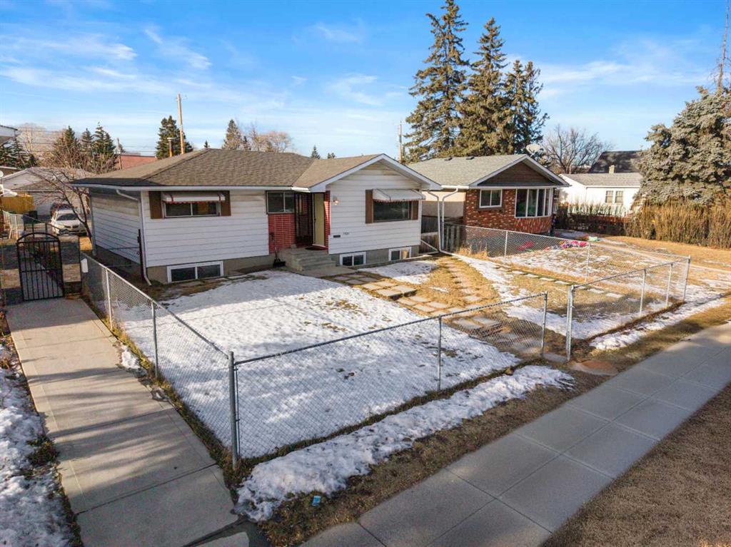 Main View of 1527 46 Street SE, Forest Lawn, Calgary, Alberta, T2A 1N7
