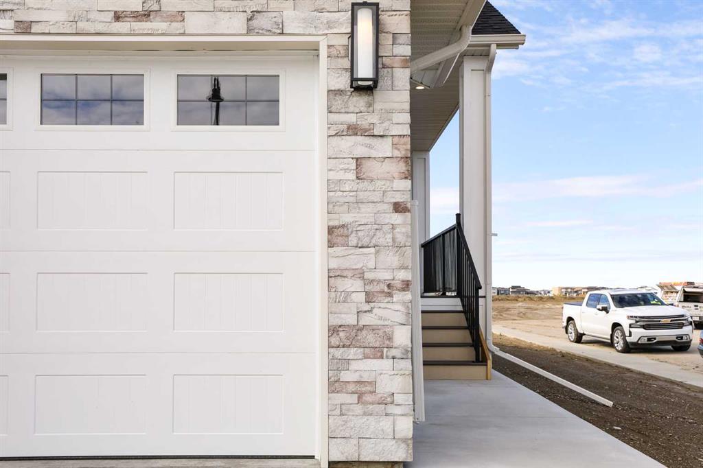 Third View of 570 Malahat Green W, Garry Station, Lethbridge, Alberta, T1J5H1