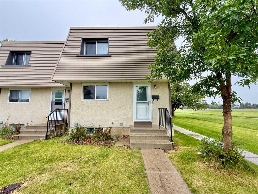 Second View of 20, 115 Lafayette Boulevard W, Varsity Village, Lethbridge, Alberta, T1K 4B9