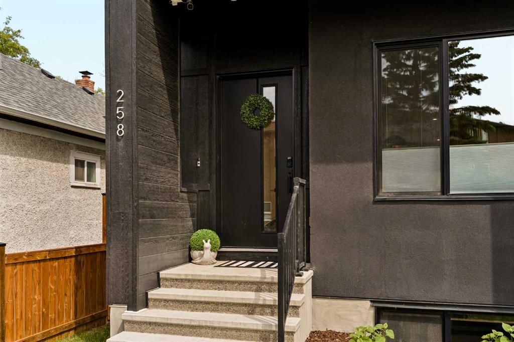 Third View of 258 17 Avenue NE, Tuxedo Park, Calgary, Alberta, T2E1L8