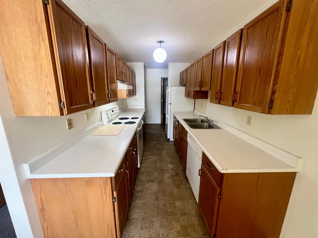 Fifth View of 204, 5502 58A Street , Riverside Meadows, Red Deer, Alberta, T4N2N3