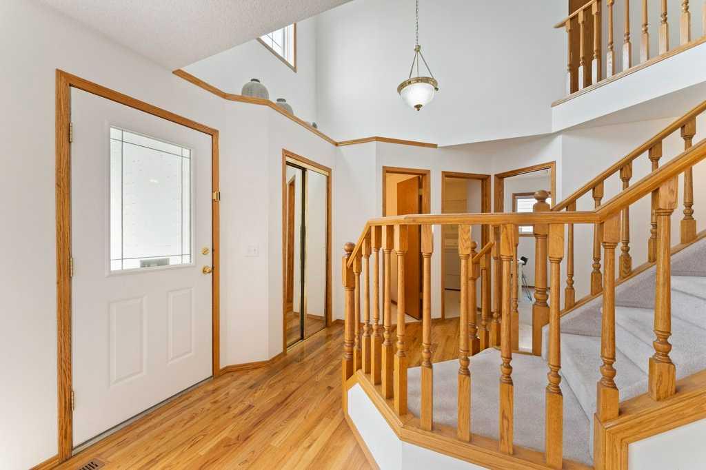 Third View of 62 Edgebrook Heights NW, Edgemont, Calgary, Alberta, T3A 5M5