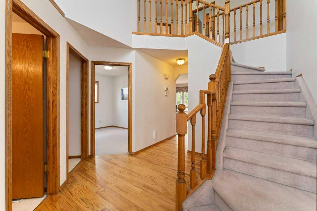 Fourth View of 62 Edgebrook Heights NW, Edgemont, Calgary, Alberta, T3A 5M5