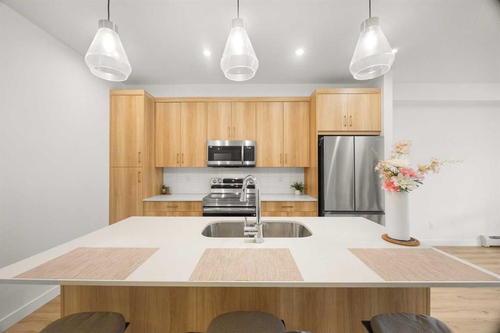 Fourth View of 2104, 55 Lucas Way NW, Livingston, Calgary, Alberta, T3P 2C7