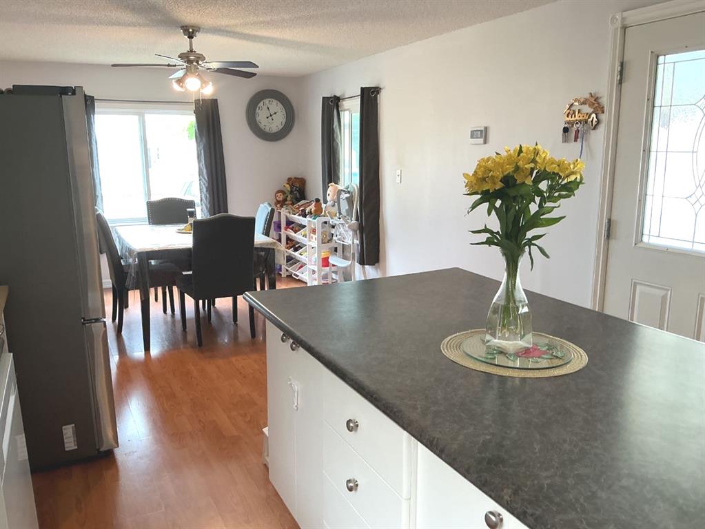 Fifth View of 32 RIVER VALLEY ESTATES  , NONE, Whitecourt, Alberta, T7S1J7