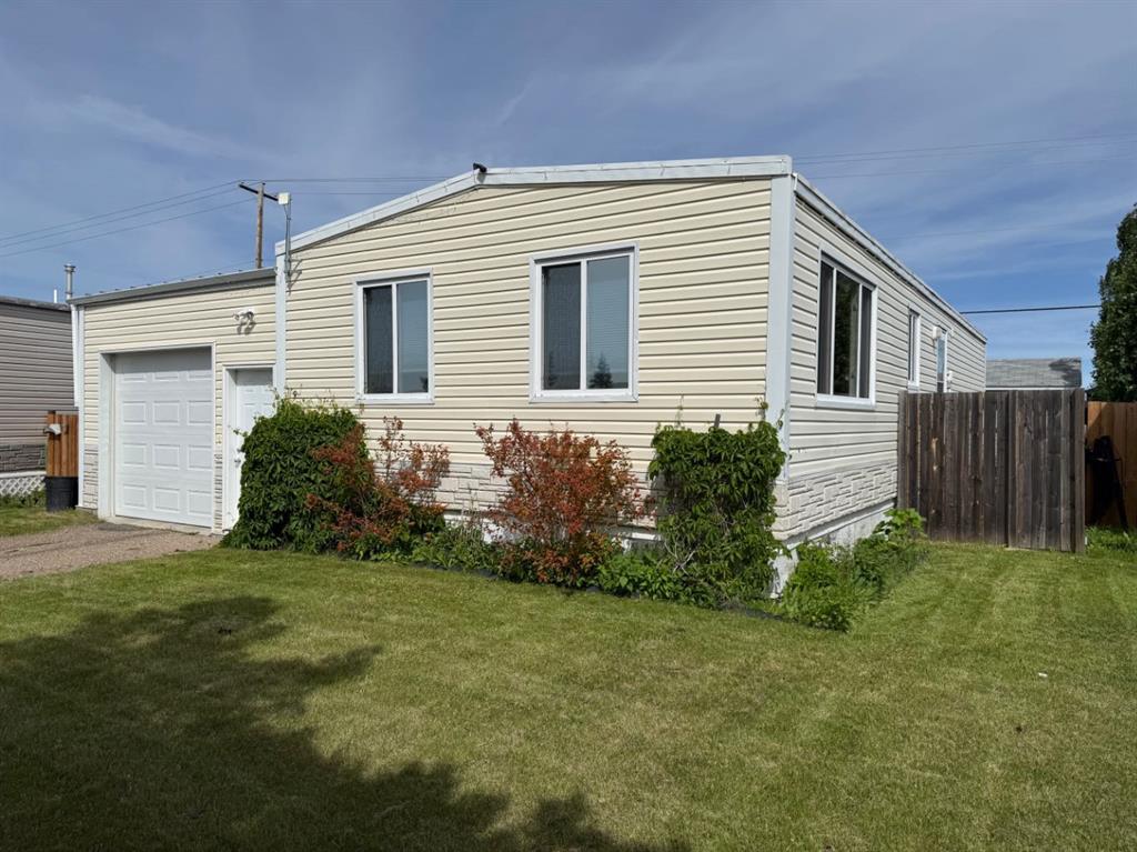 Second View of 9, 5308 57 Street , North Lloydminster, Lloydminster, Alberta, T9V 2A3