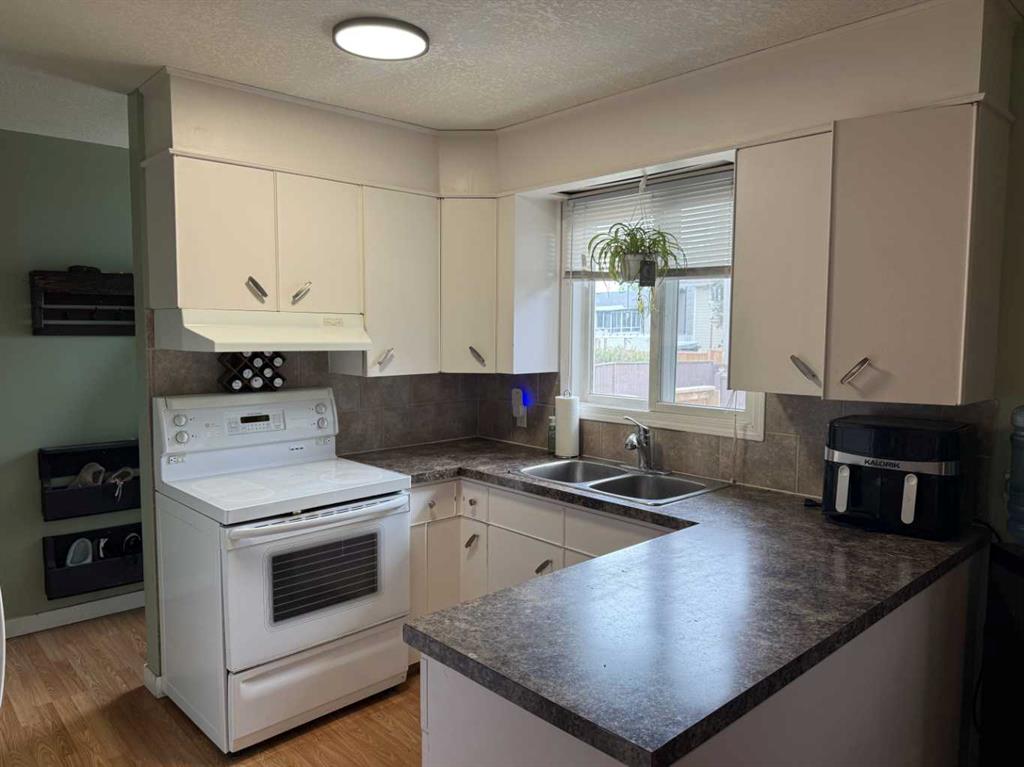 Third View of 201 9 Avenue NE, NONE, Sundre, Alberta, t0m1x0