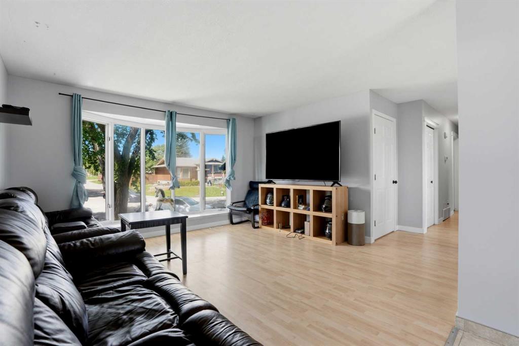 Fifth View of 5048 Whitestone Way NE, Whitehorn, Calgary, Alberta, T1Y 1T1