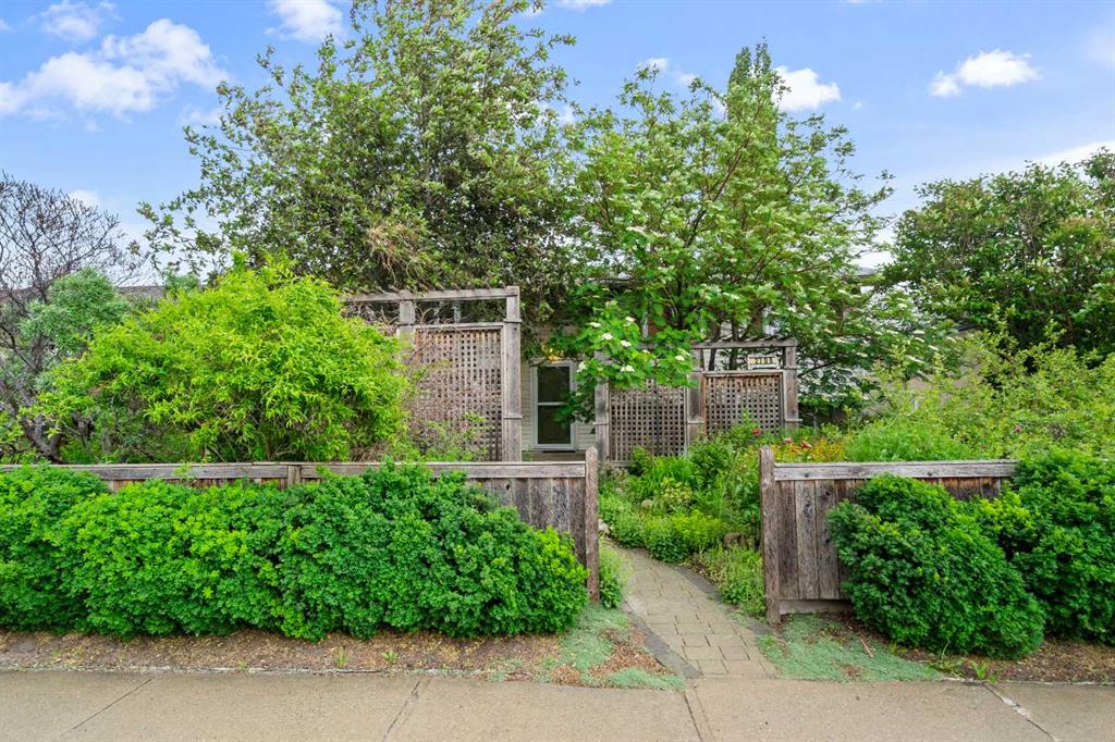 Third View of 2708 48 Street NE, Rundle, Calgary, Alberta, T1Y 1H1