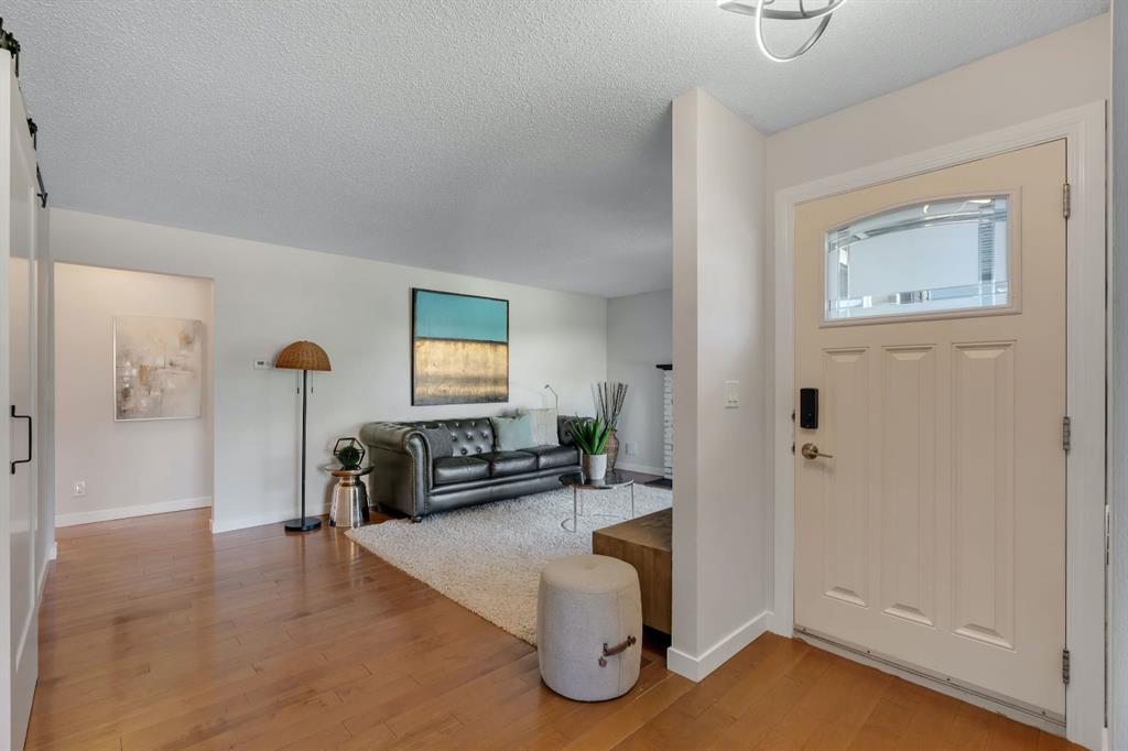 Third View of 24 Shawcliffe Road SW, Shawnessy, Calgary, Alberta, T2Y 1G2