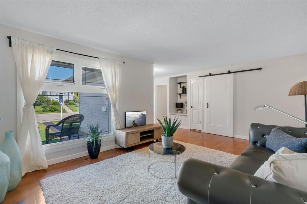 Fourth View of 24 Shawcliffe Road SW, Shawnessy, Calgary, Alberta, T2Y 1G2
