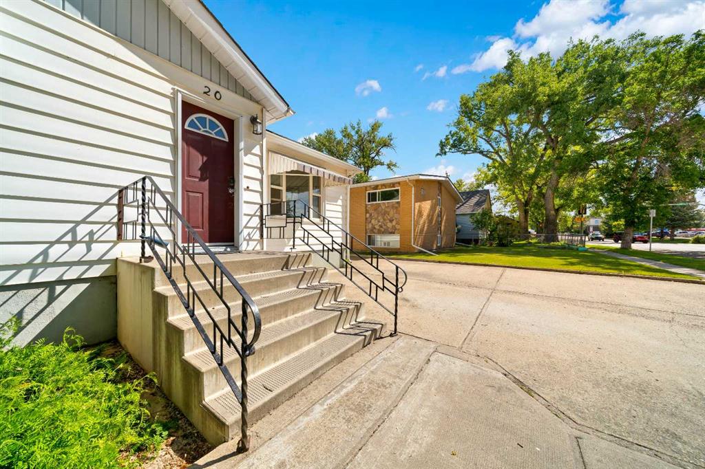 Third View of 20 6 Street SW, SW Hill, Medicine Hat, Alberta, T1A4H8