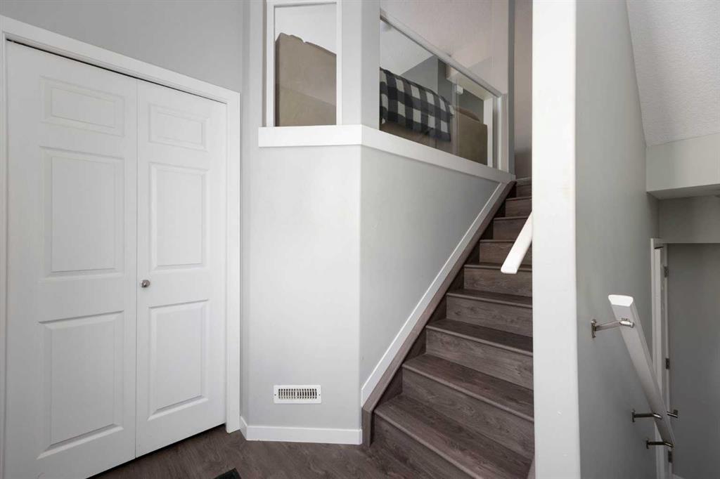 Third View of 25, 120 Warren  , Wood Buffalo, Fort McMurray, Alberta, T9H5J4