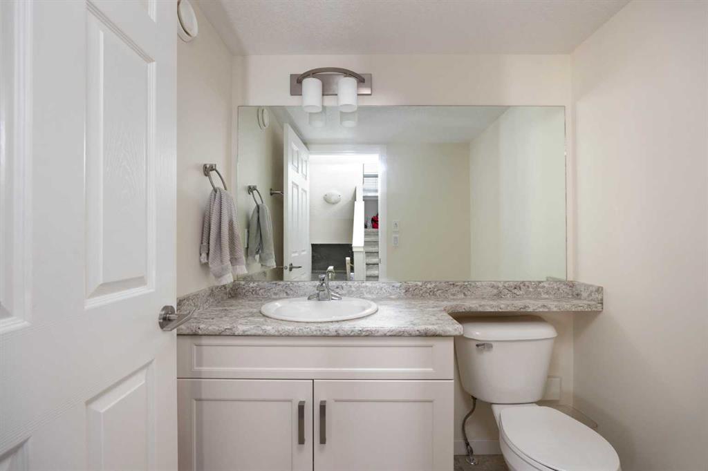 Fourth View of 25, 120 Warren  , Wood Buffalo, Fort McMurray, Alberta, T9H5J4