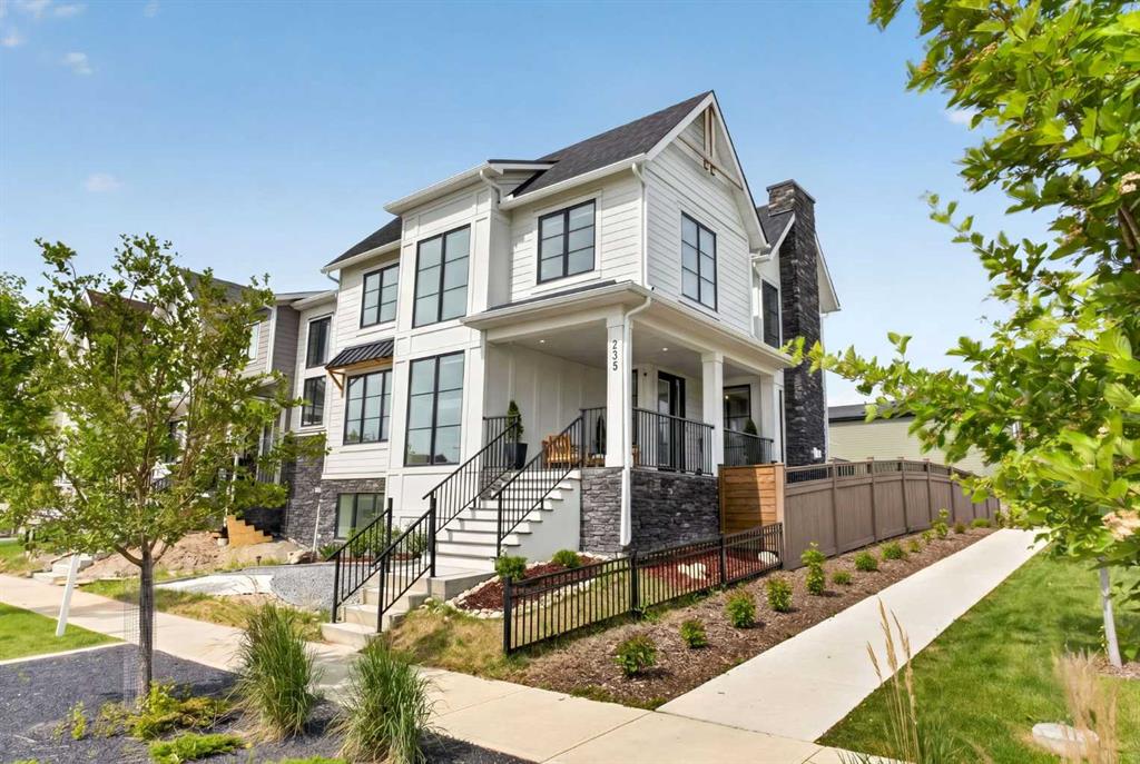 235 Treeline View SW, A2321907, Alberta,