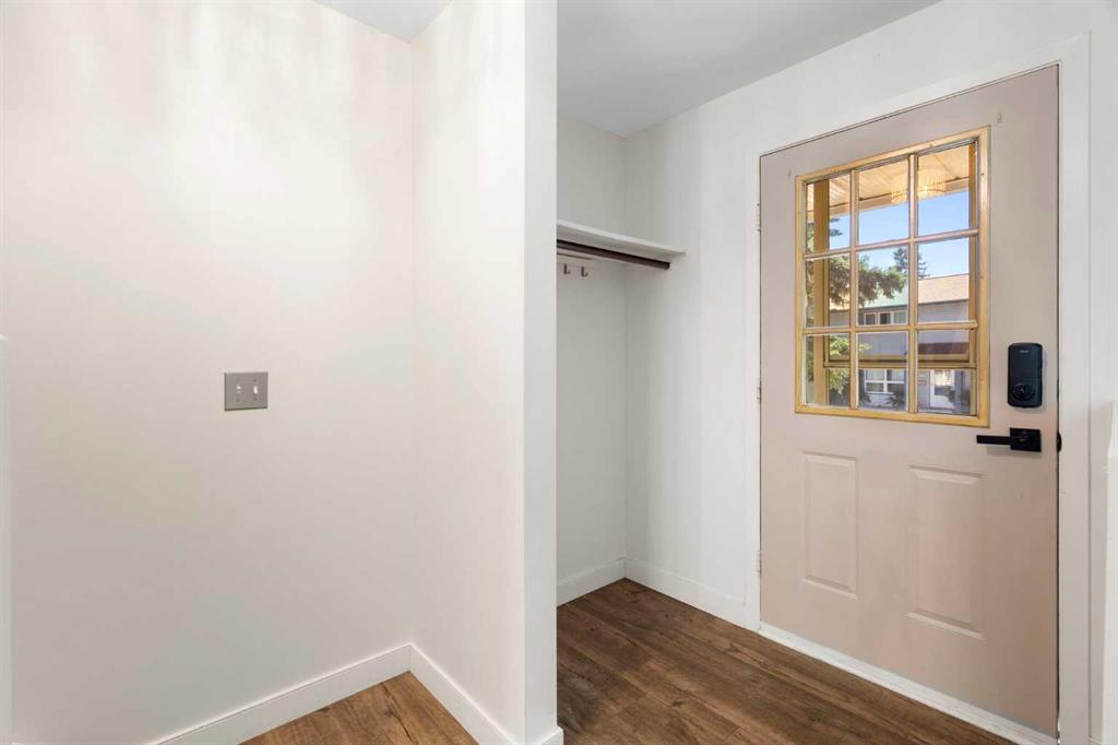 Third View of 191 Woodmont Terrace SW, Woodbine, Calgary, Alberta, T2W3K3