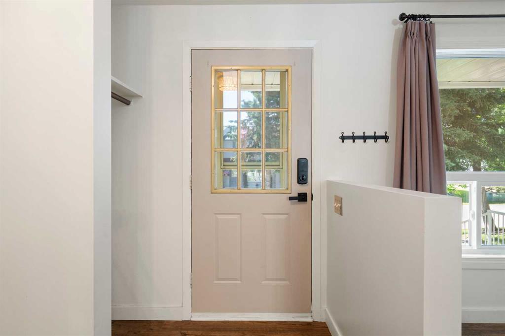 Fourth View of 191 Woodmont Terrace SW, Woodbine, Calgary, Alberta, T2W3K3