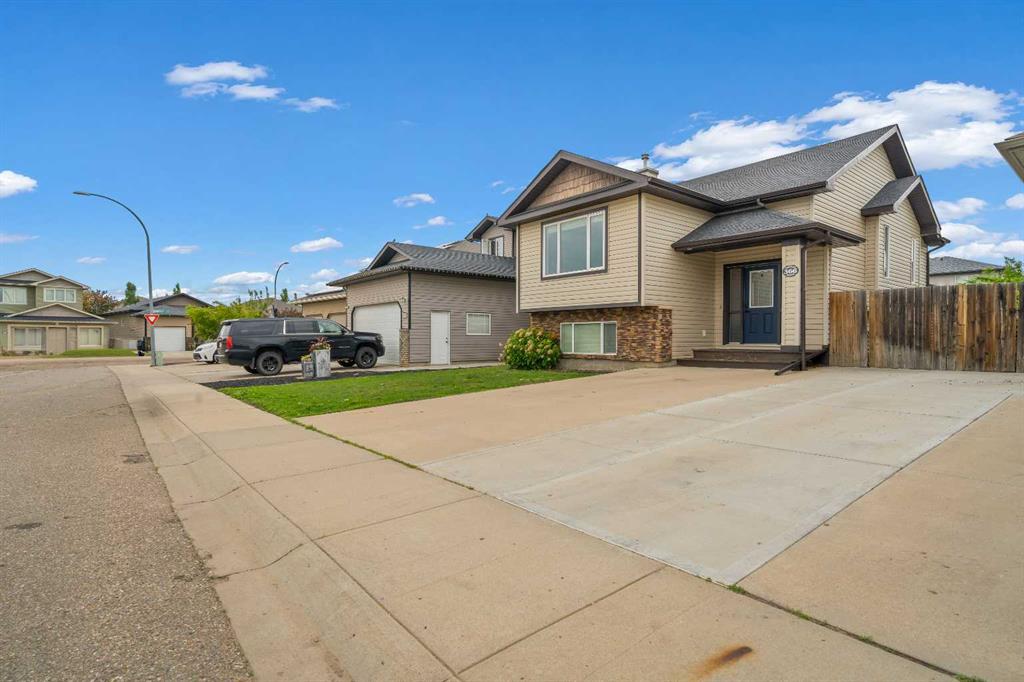 366 Somerset Row SE, A2321938, Alberta,