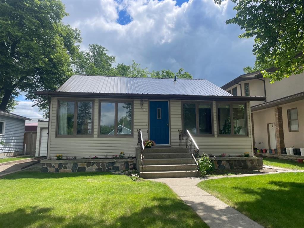312 3 Street W, A2322055, Alberta,