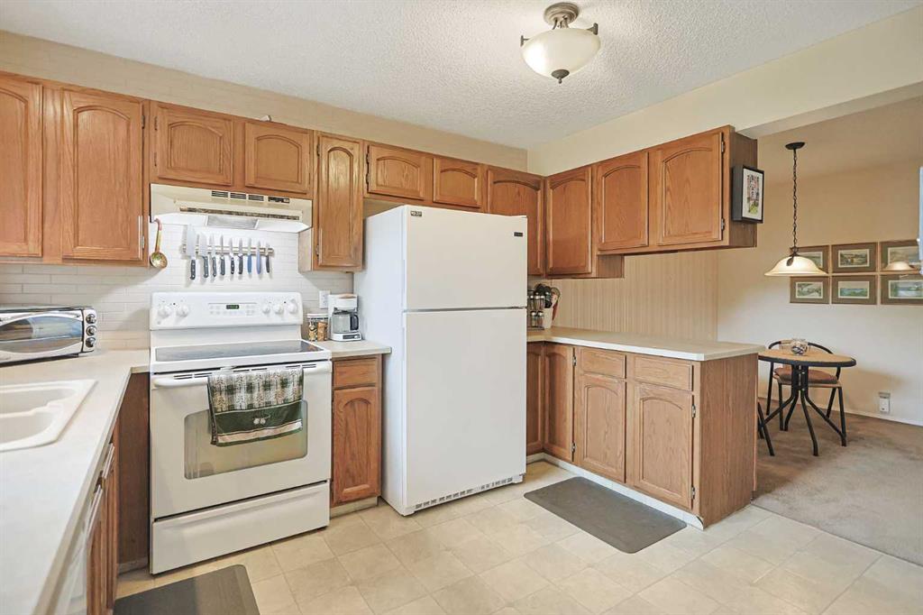 Fourth View of 121, 1190 Ranchview Road NW, Ranchlands, Calgary, Alberta, T3G 1Y2