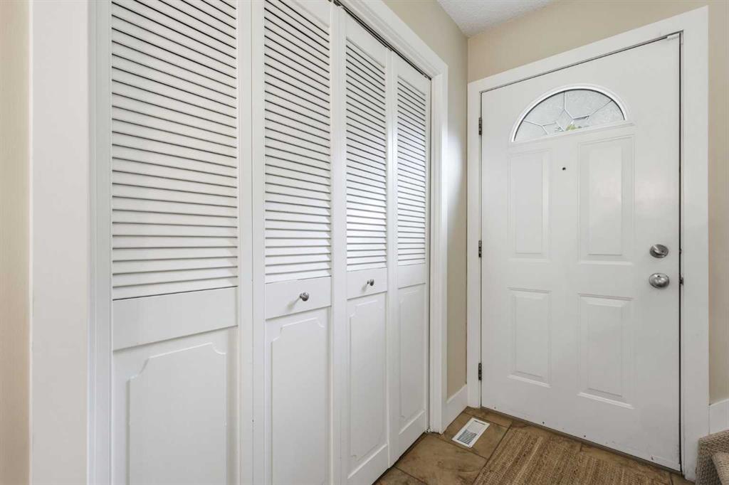 Fifth View of 2222 28 Street SW, Killarney/Glengarry, Calgary, Alberta, T3E 2H6