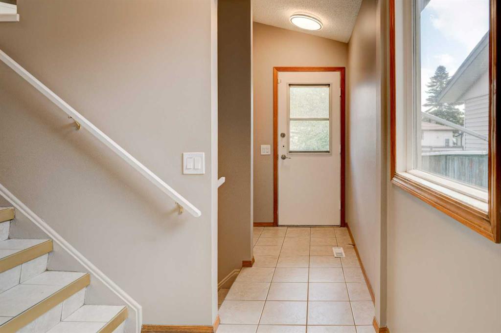 Fifth View of 27 Dovely Way SE, Dover, Calgary, Alberta, T2B 2K7