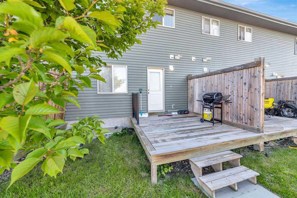 Fourth View of 9, 3390 72 Avenue , Parkview Estates, Lloydminster, Alberta, T9V 3S5
