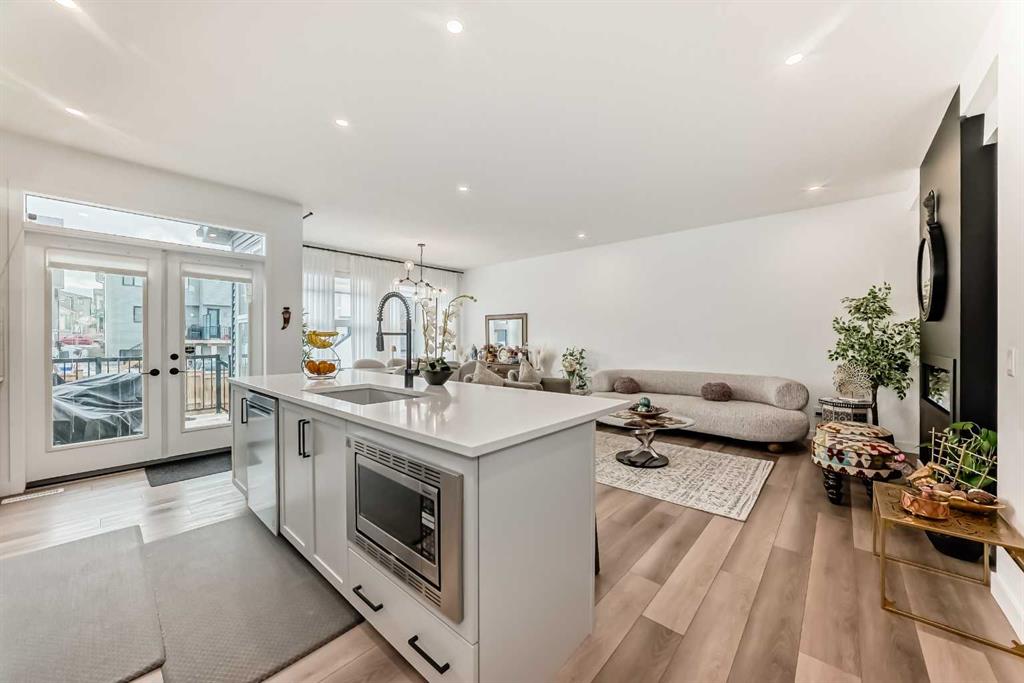 Fourth View of 385 Edith Road NW, Glacier Ridge, Calgary, Alberta, T3R 1Y9