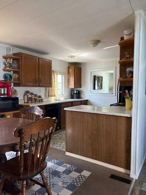 Fifth View of 302, 6220 17 Avenue , Red Carpet, Calgary, Alberta, T2A 0W6