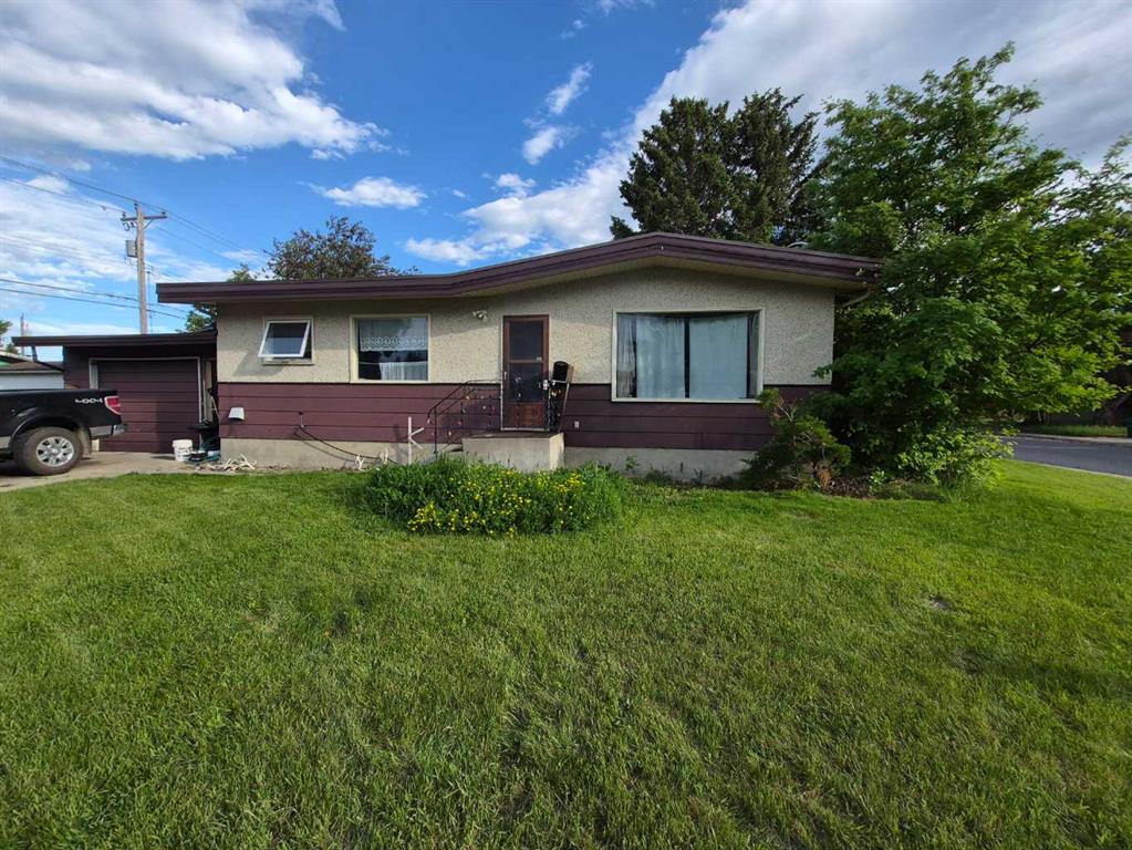 2702 8A Avenue N, A2322229, Alberta,