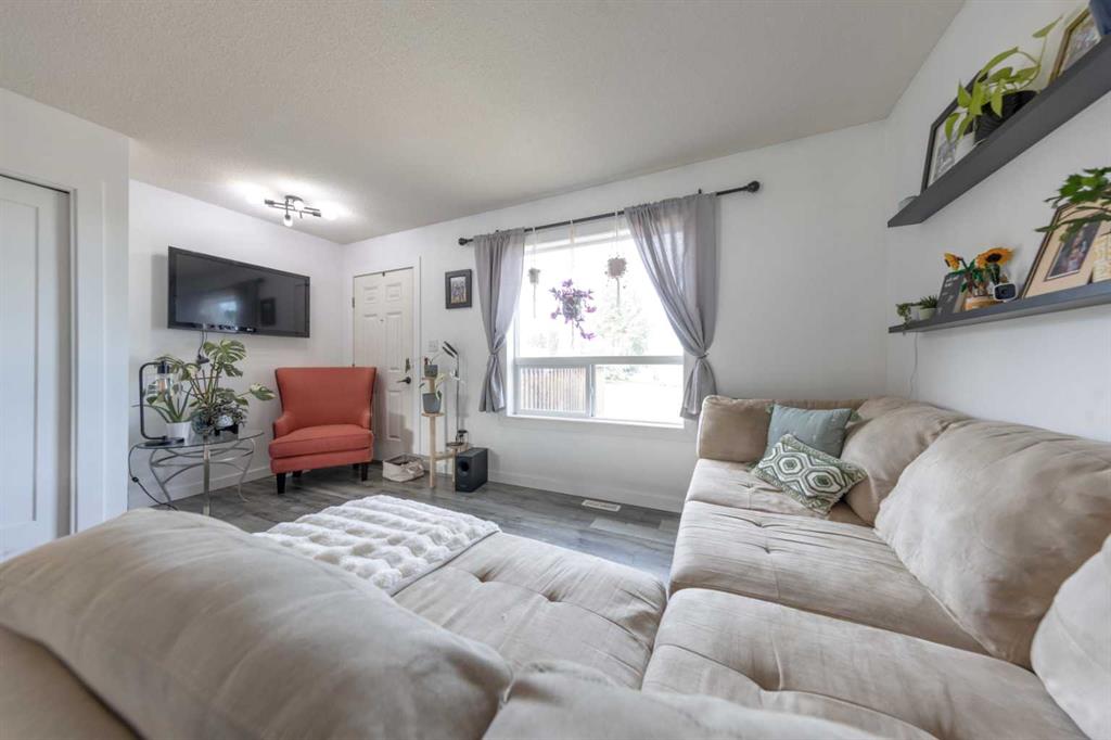 Third View of 307 7 Avenue , NONE, Paradise Hill, Saskatchewan, S0M2G0