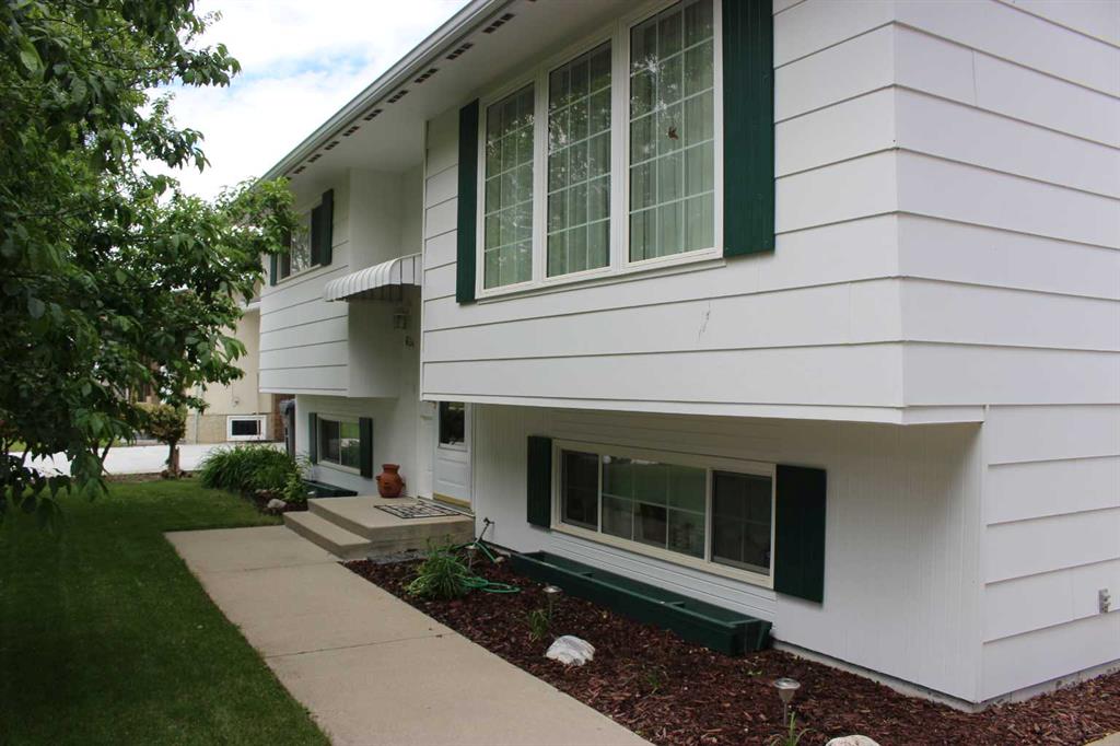 634 Maple Drive , A2322299, Alberta,