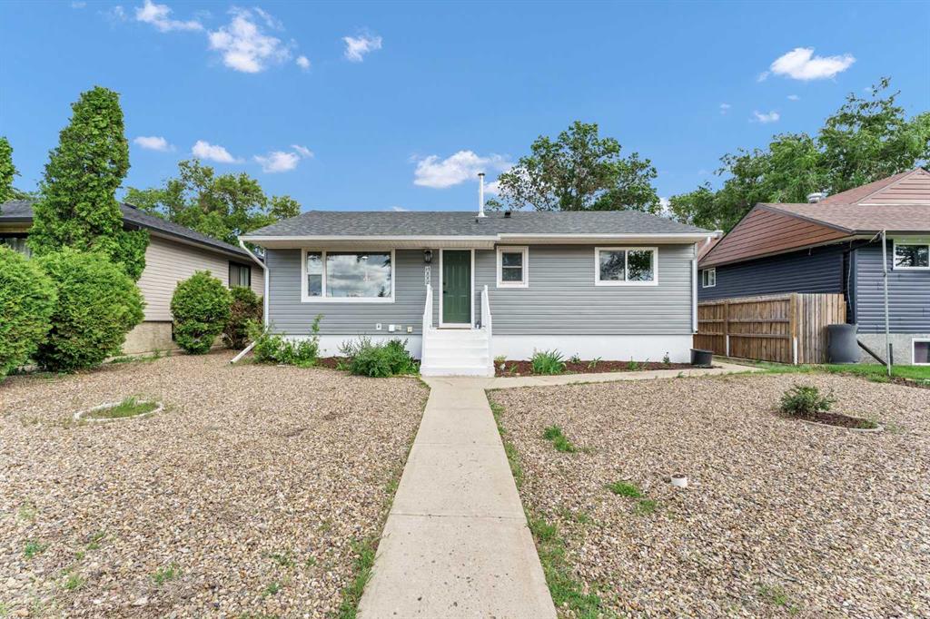 Second View of 1005 Bullivant Crescent SW, SW Hill, Medicine Hat, Alberta, T1A 5G7