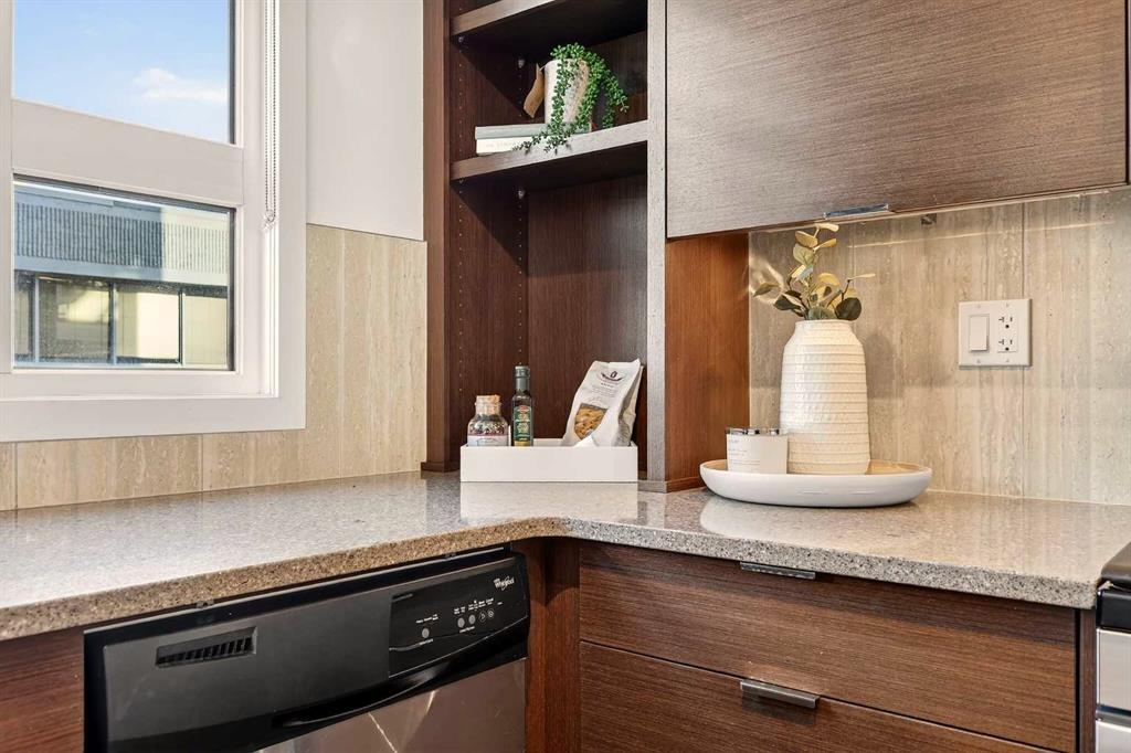 Fifth View of 121, 1719 9A Street SW, Lower Mount Royal, Calgary, Alberta, T2T 6S3