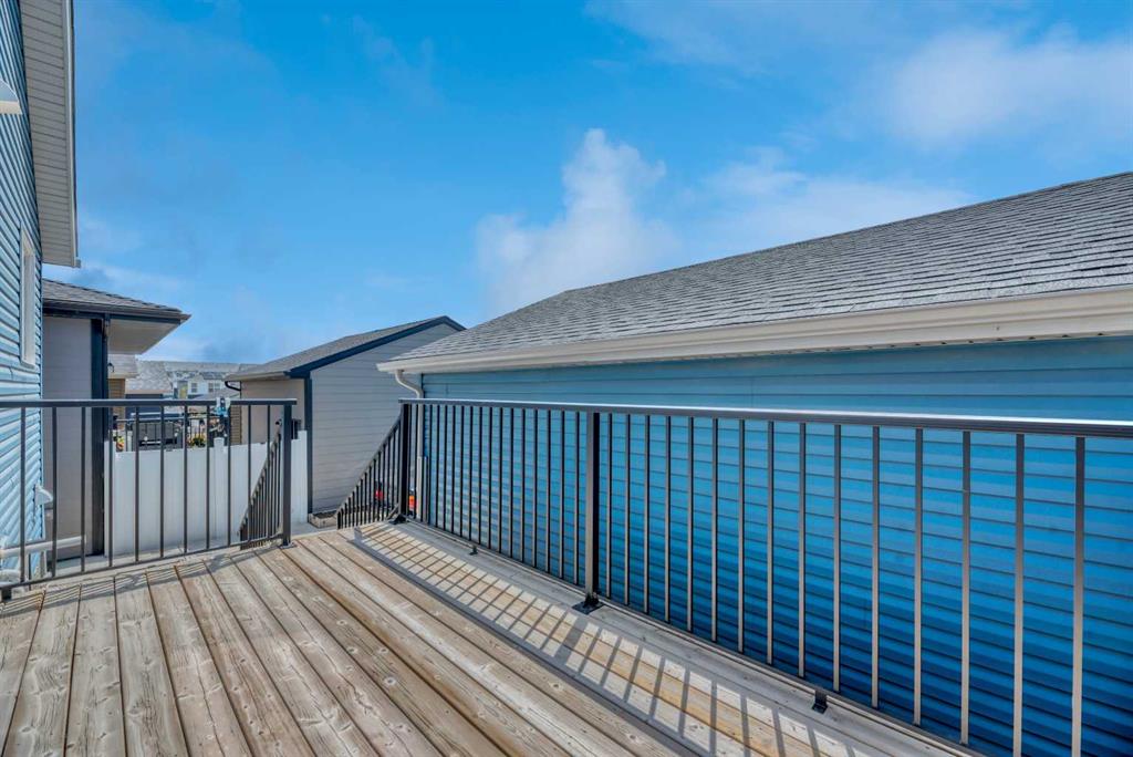 Fifth View of 33 Lucas Rise NW, Livingston, Calgary, Alberta, T3P 1N3