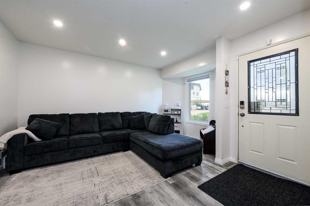 Fifth View of 5430 45 Street , Downtown Lacombe, Lacombe, Alberta, T4L 1H1