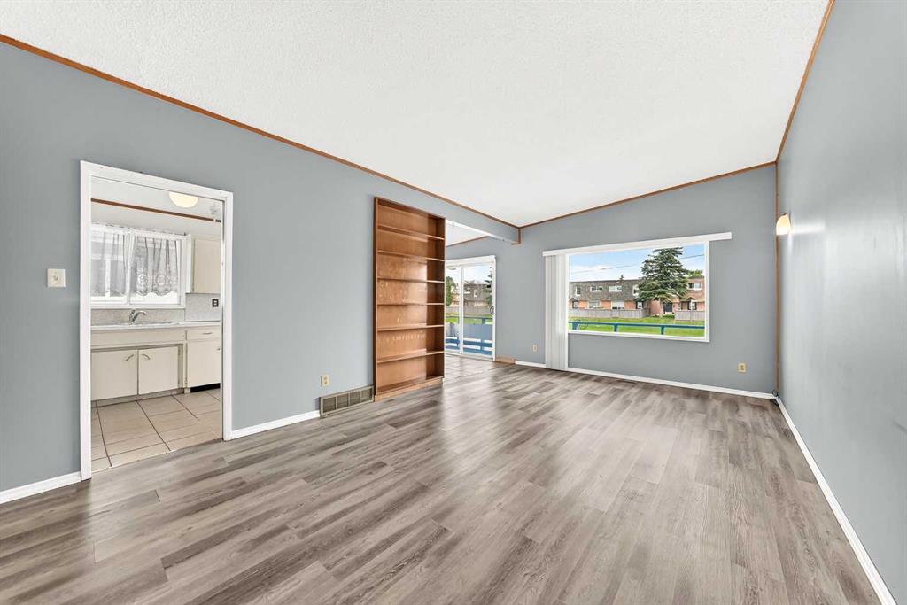 Fourth View of 6329 Centre Street NW, Thorncliffe, Calgary, Alberta, T2K0V3