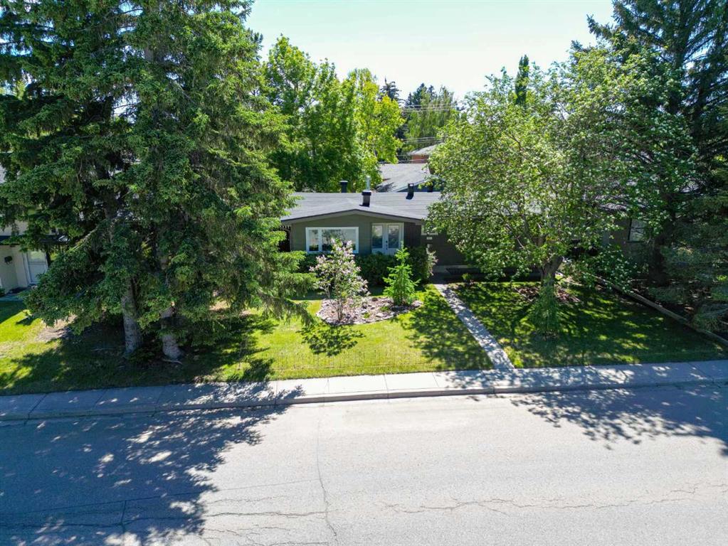 Main View of 361 Capri Avenue NW, Brentwood, Calgary, Alberta, T2L 0J5