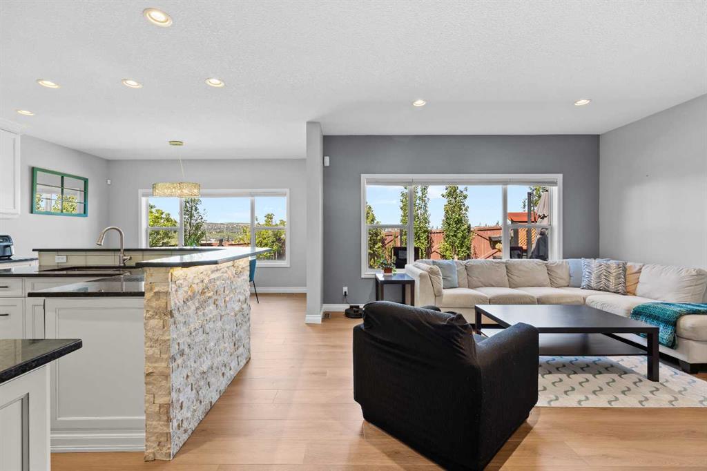 Fifth View of 18 Hidden Creek Manor NW, Hidden Valley, Calgary, Alberta, T3A 6L7