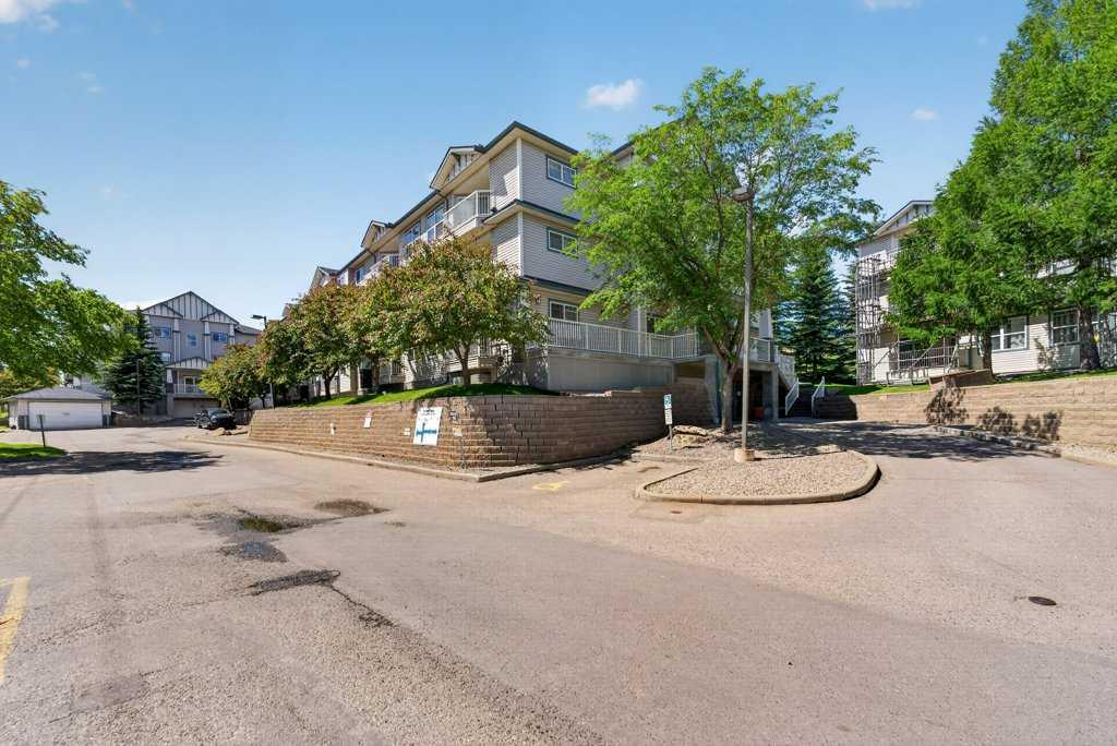 106, 11 Somervale View SW, A2322765, Alberta,