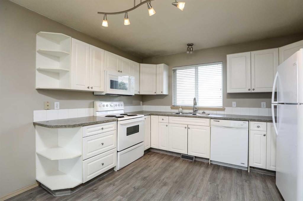Fifth View of 857 Blackfoot Terrace W, Indian Battle Heights, Lethbridge, Alberta, T1K 7Y7