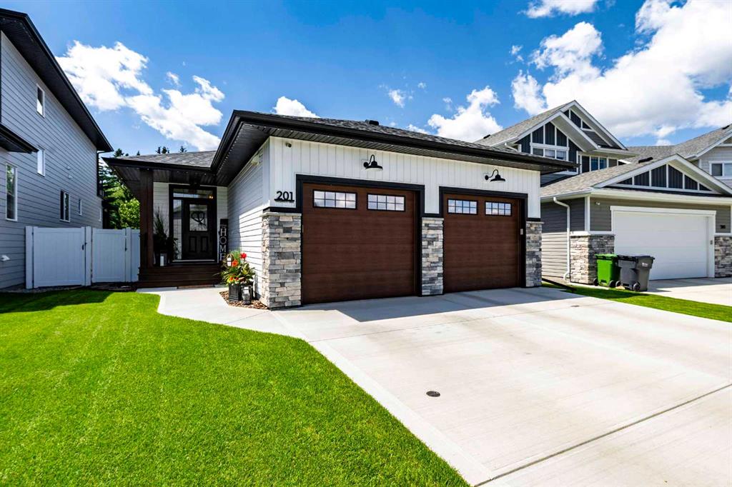 201 Thompson Crescent , A2322865, Alberta,