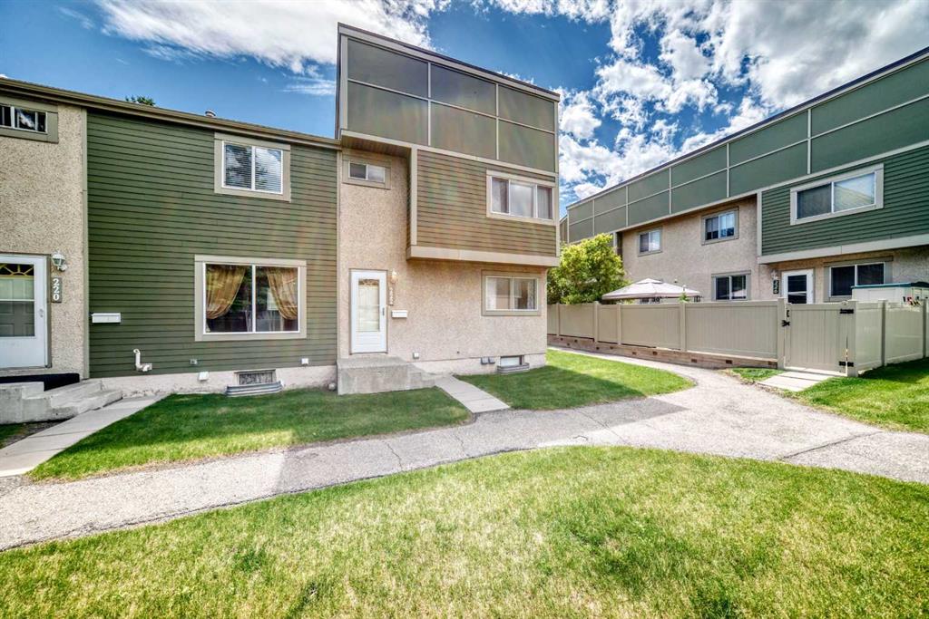 Fourth View of 222, 406 Blackthorn Road NE, Thorncliffe, Calgary, Alberta, T2K 1K5